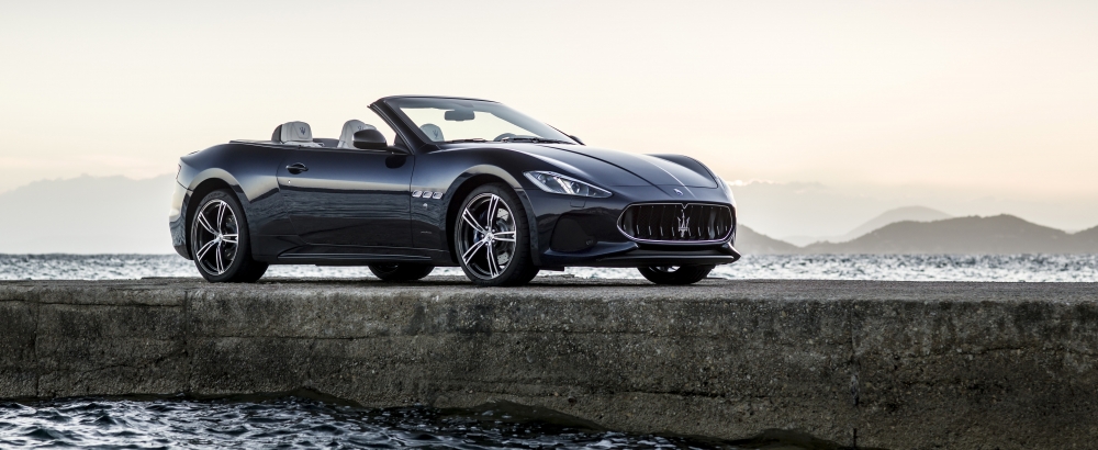 MOTORHELIX 1:18 Maserati GranCabrio Sport 2019 Matt Blue